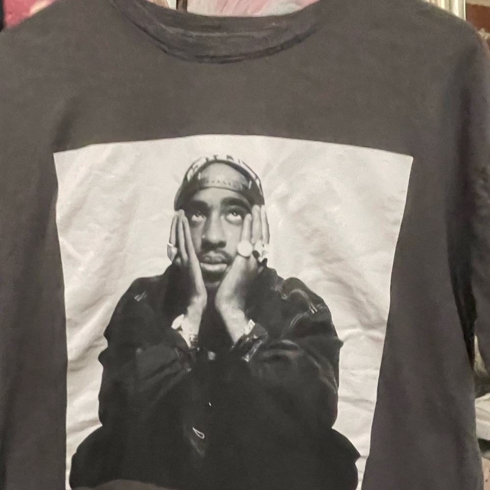 2 pac - Picture 3 of 5
